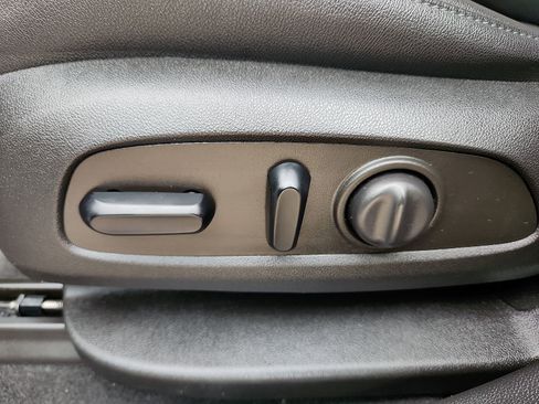 Used 2021 Chevrolet Blazer LT AWD/4WD image 13