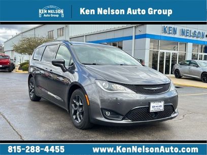 Used 2018 Chrysler Pacifica Touring-L w/ Advanced Safetytec Group