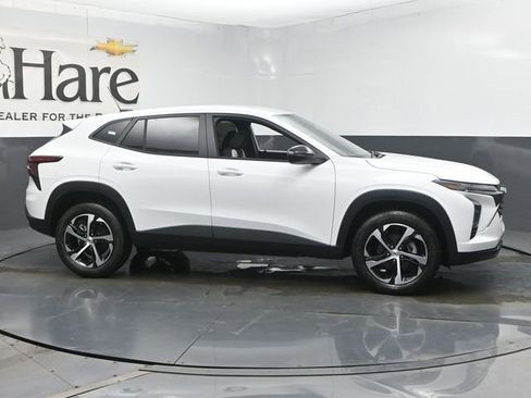 New 2026 Chevrolet Trax RS image 1