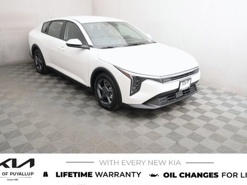 New 2026 Kia K4 FWD image 3