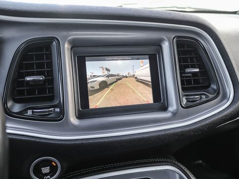 Used 2022 Dodge Challenger SXT RWD image 23