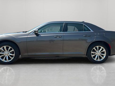 Used 2021 Chrysler 300 Touring L AWD/4WD image 9