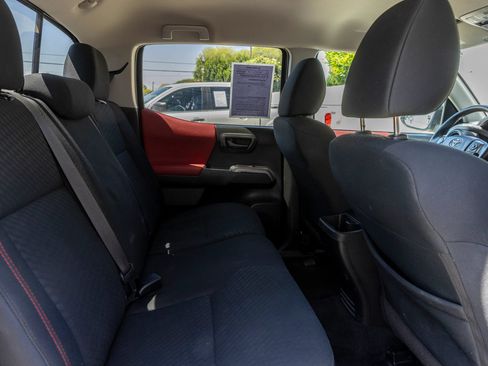Used 2021 Toyota Tacoma SR5 AWD/4WD image 29