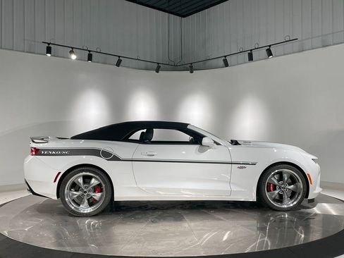 Used 2018 Chevrolet Camaro SS RWD image 82