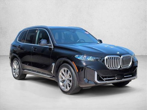 Used 2024 BMW X5 xDrive40i w/ Premium Package AWD/4WD image 3