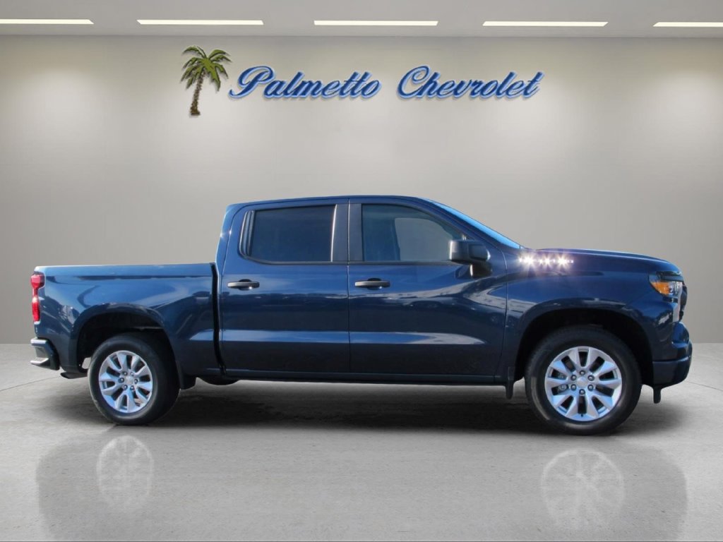 Certified 2022 Chevrolet Silverado 1500 Custom RWD image 2