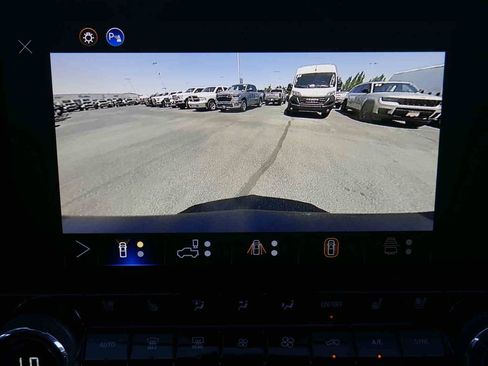 Used 2026 Chevrolet Colorado Z71 w/ Technology Package AWD/4WD image 33