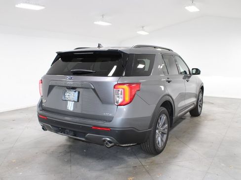 Used 2023 Ford Explorer XLT w/ Equipment Group 202A AWD/4WD image 9