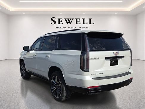 Used 2025 Cadillac Escalade Sport AWD/4WD image 3