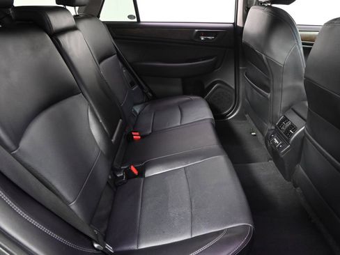 Used 2018 Subaru Outback 2.5i Limited image 18