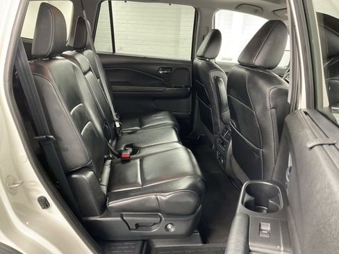Certified 2019 Honda Pilot Touring image 21