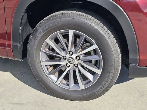 Used 2018 Toyota Highlander XLE image 7