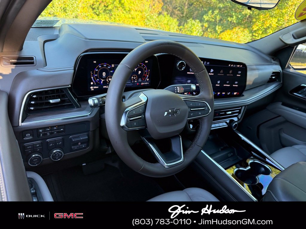 Used 2025 Chevrolet Suburban Z71 w/ Z71 Off-Road Package AWD/4WD image 5