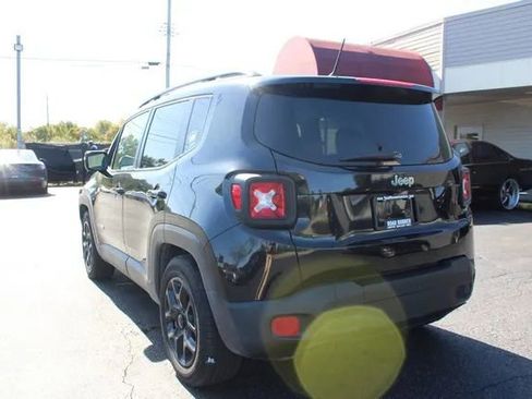 Used 2015 Jeep Renegade Latitude w/ Popular Equipment Group image 9