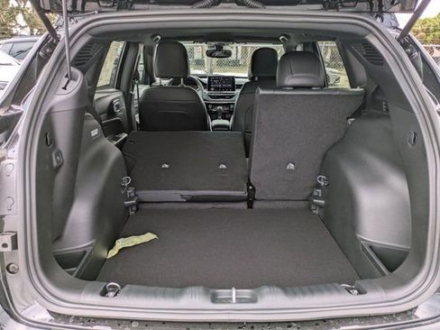 New 2026 Jeep Compass Latitude AWD/4WD image 11
