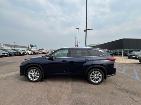 Used 2020 Toyota Highlander Limited AWD/4WD image 8