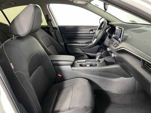 Used 2025 Nissan Altima 2.5 SV image 31