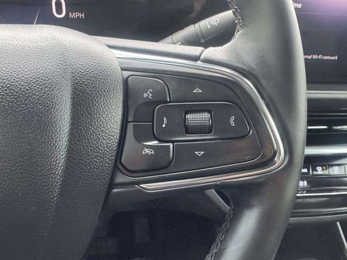Used 2025 Buick Envista Avenir FWD image 28