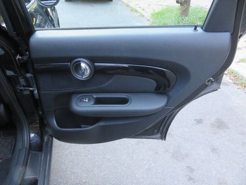 Used 2019 MINI Cooper Clubman image 26