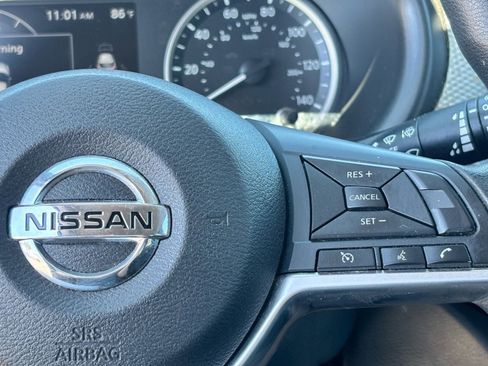 Used 2018 Nissan Kicks SV FWD image 20