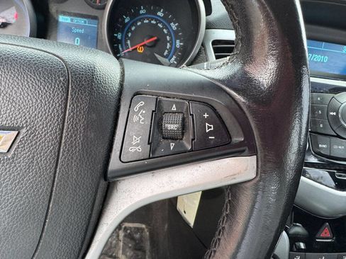 Used 2014 Chevrolet Cruze LT image 16