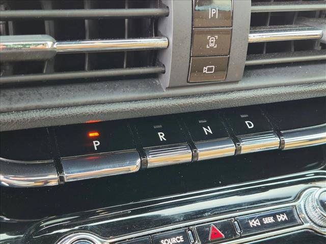 Used 2022 Lincoln Corsair Reserve w/ Equipment Group 201A FWD image 23