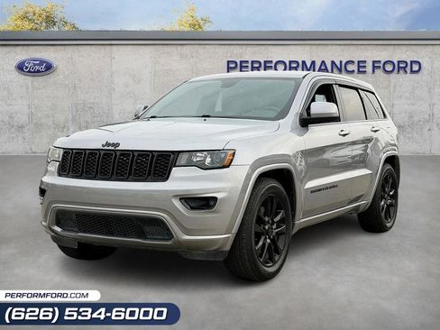 Used 2021 Jeep Grand Cherokee Laredo X image 1