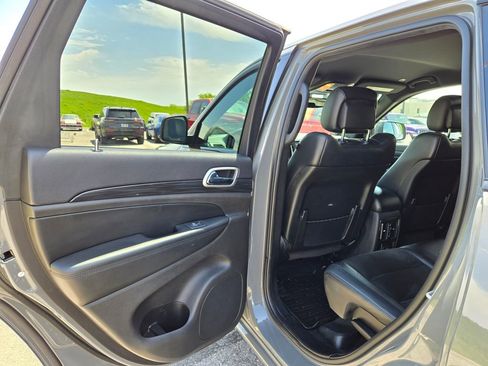 Used 2020 Jeep Grand Cherokee Altitude AWD/4WD image 26