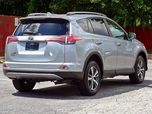 Used 2017 Toyota RAV4 XLE AWD/4WD image 13