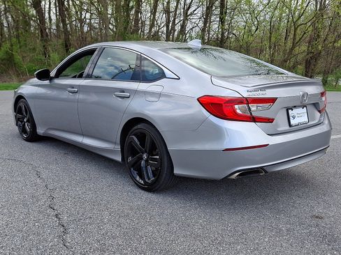 Used 2018 Honda Accord Sport image 4