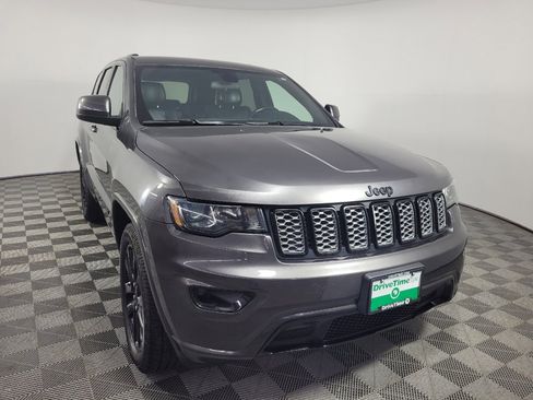 Used 2021 Jeep Grand Cherokee Laredo X image 13