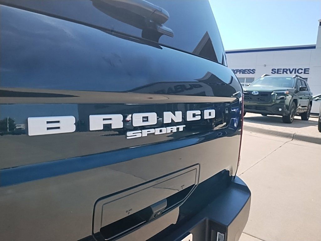 Used 2023 Ford Bronco Sport Outer Banks w/ Tech Package AWD/4WD image 10