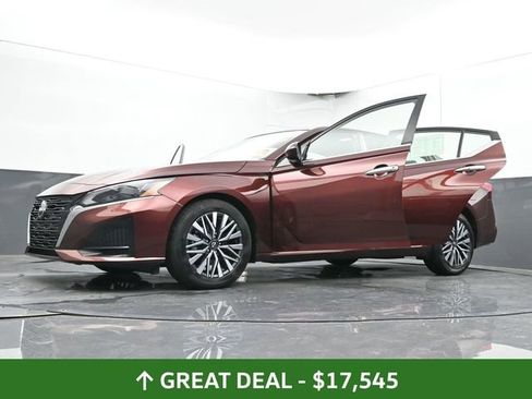 Used 2023 Nissan Altima 2.5 SV FWD image 70
