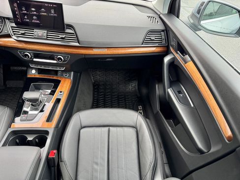 Used 2023 Audi Q5 2.0T Premium w/ Convenience Package image 23