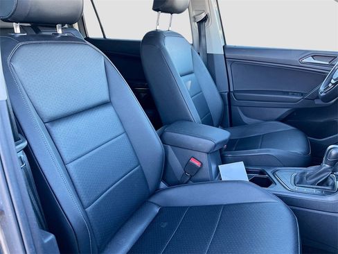Used 2019 Volkswagen Tiguan SE image 29