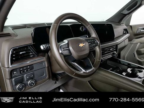 Used 2025 Chevrolet Tahoe LT RWD image 4
