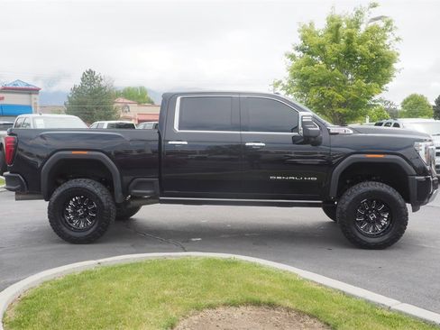 Used 2024 GMC Sierra 3500 Denali w/ Denali Reserve Package image 4