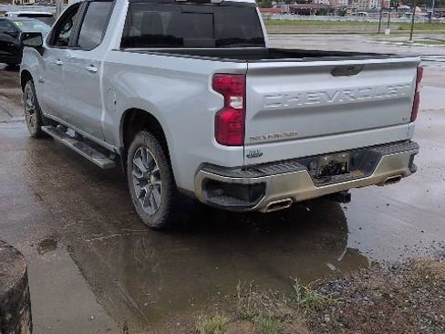 Used 2021 Chevrolet Silverado 1500 LT w/ Texas Edition Plus AWD/4WD image 4