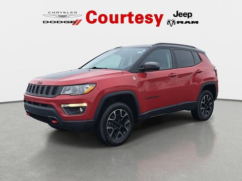 Used 2019 Jeep Compass Trailhawk w/ Cold Weather Group image 9