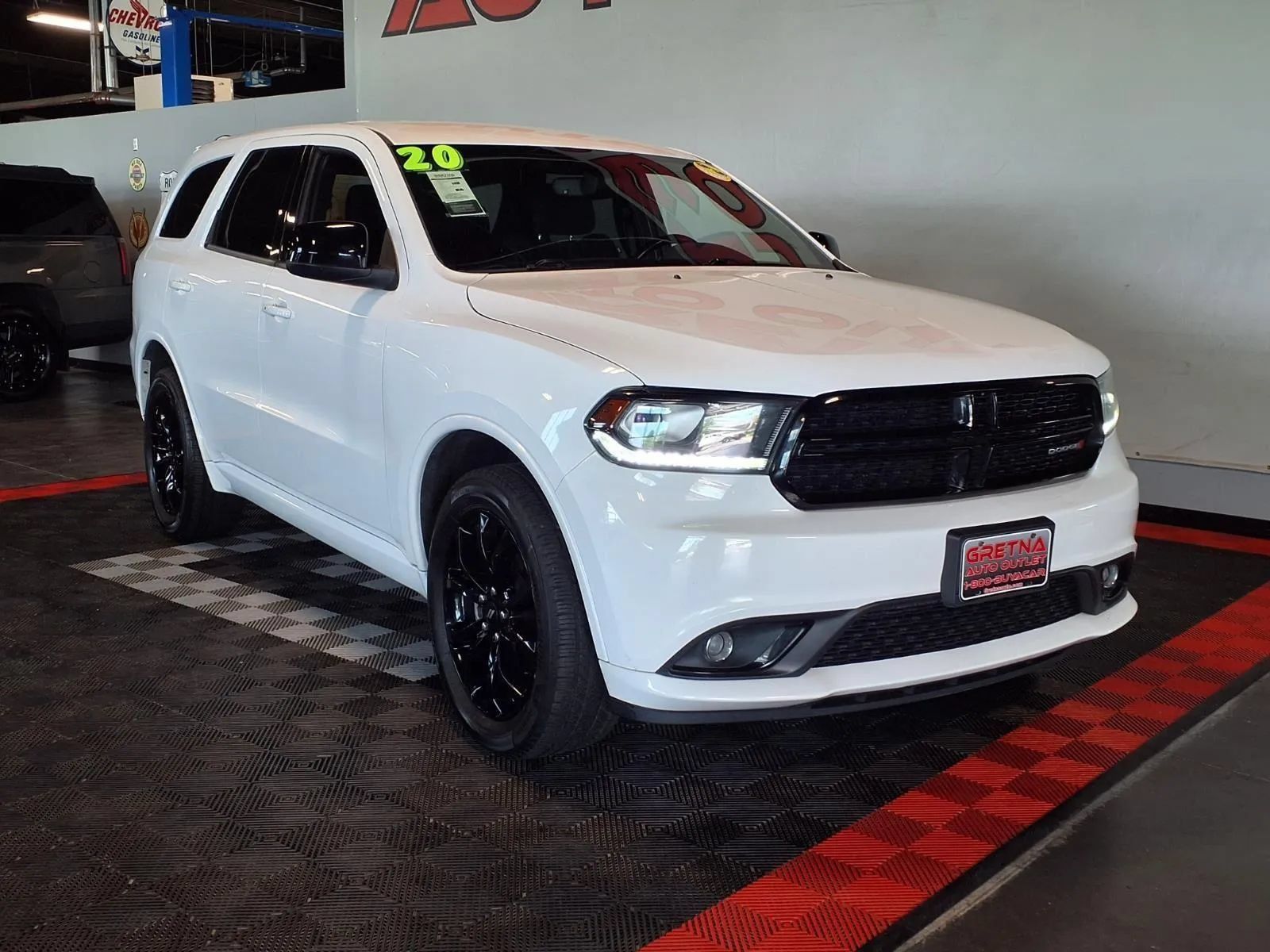 Used 2020 Dodge Durango SXT AWD/4WD image 2
