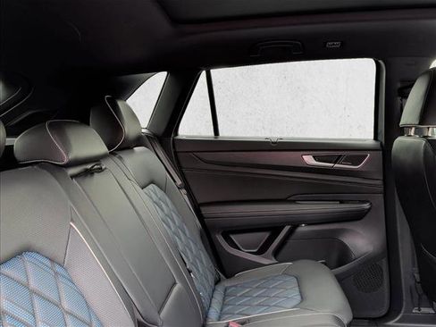 Used 2024 Volkswagen Atlas Cross Sport SEL Premium R-Line AWD/4WD image 20
