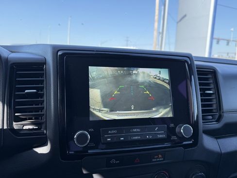 Used 2023 Nissan Frontier SV w/ Midnight Edition Package image 16