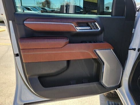 Used 2024 GMC Sierra 2500 Denali Ultimate AWD/4WD image 25