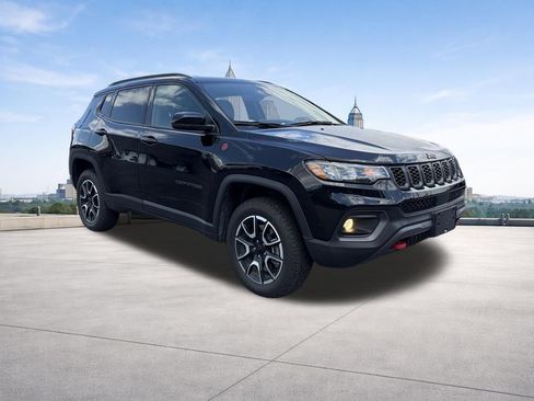 Used 2024 Jeep Compass Trailhawk AWD/4WD image 27