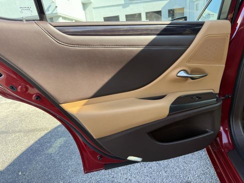 Used 2021 Lexus ES 250 w/ Premium Package image 17