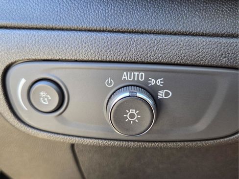 Used 2023 Chevrolet Bolt EUV LT w/ Convenience Package FWD image 32