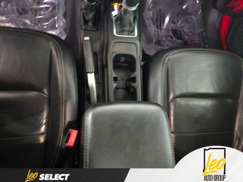 Used 2019 Jeep Wrangler Unlimited Sahara AWD/4WD image 14