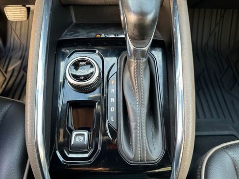 Used 2024 GMC Canyon Denali image 32