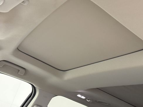 Certified 2018 Ford Explorer Platinum image 18