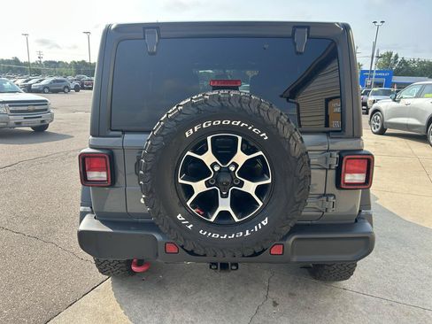 Used 2019 Jeep Wrangler Unlimited Rubicon w/ Cold Weather Group AWD/4WD image 6